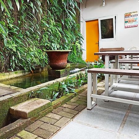 Jeng Tini Guest House Bogor Extérieur photo