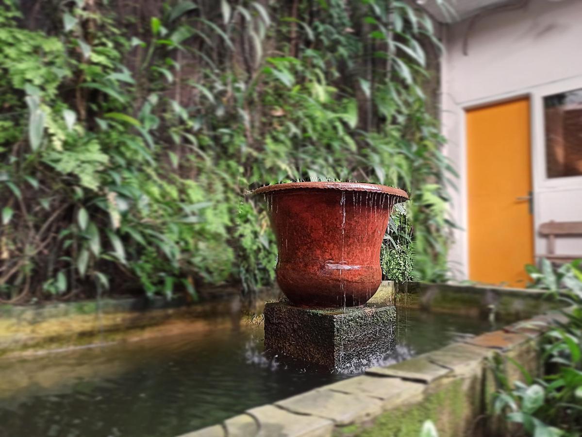 Jeng Tini Guest House Bogor Extérieur photo