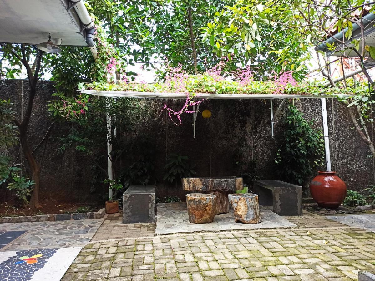 Jeng Tini Guest House Bogor Extérieur photo