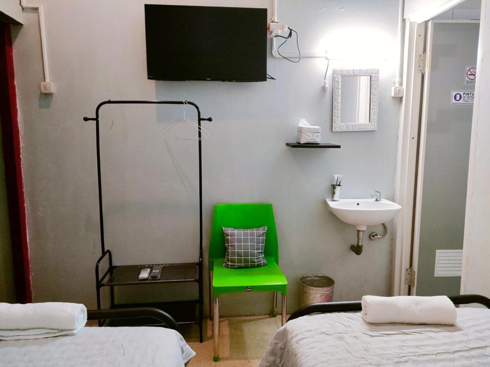 Jeng Tini Guest House Bogor Extérieur photo