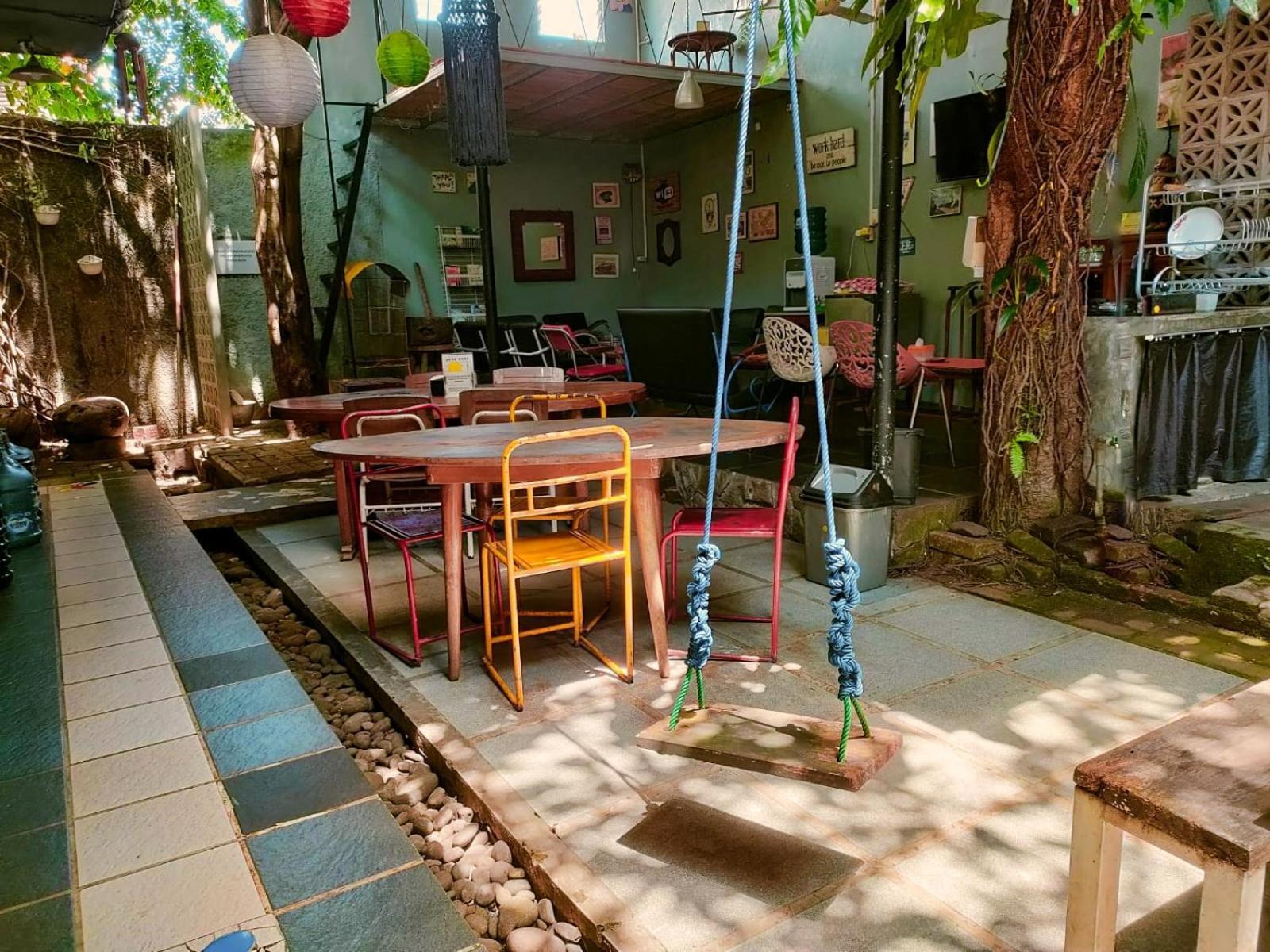 Jeng Tini Guest House Bogor Extérieur photo