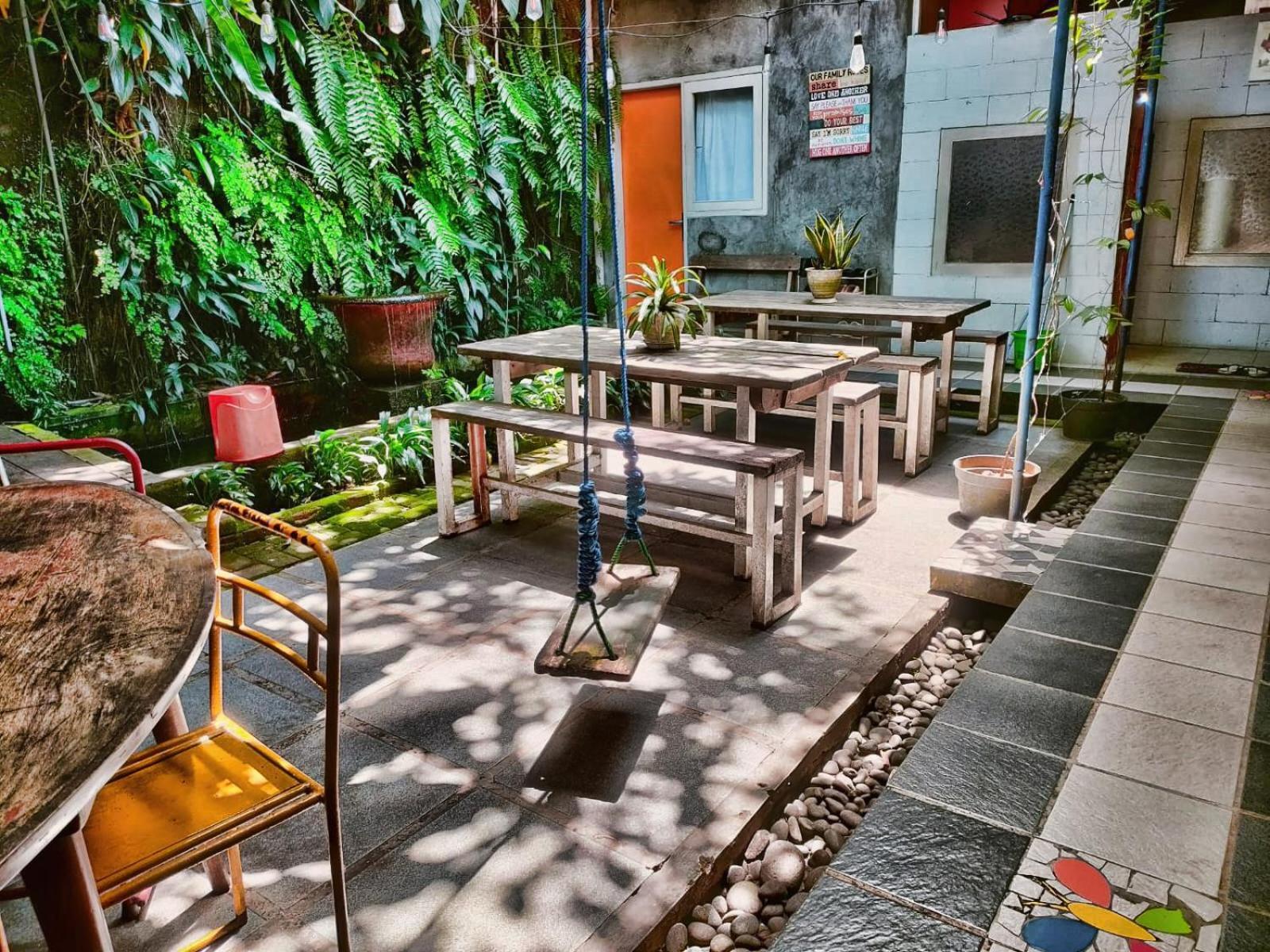 Jeng Tini Guest House Bogor Extérieur photo