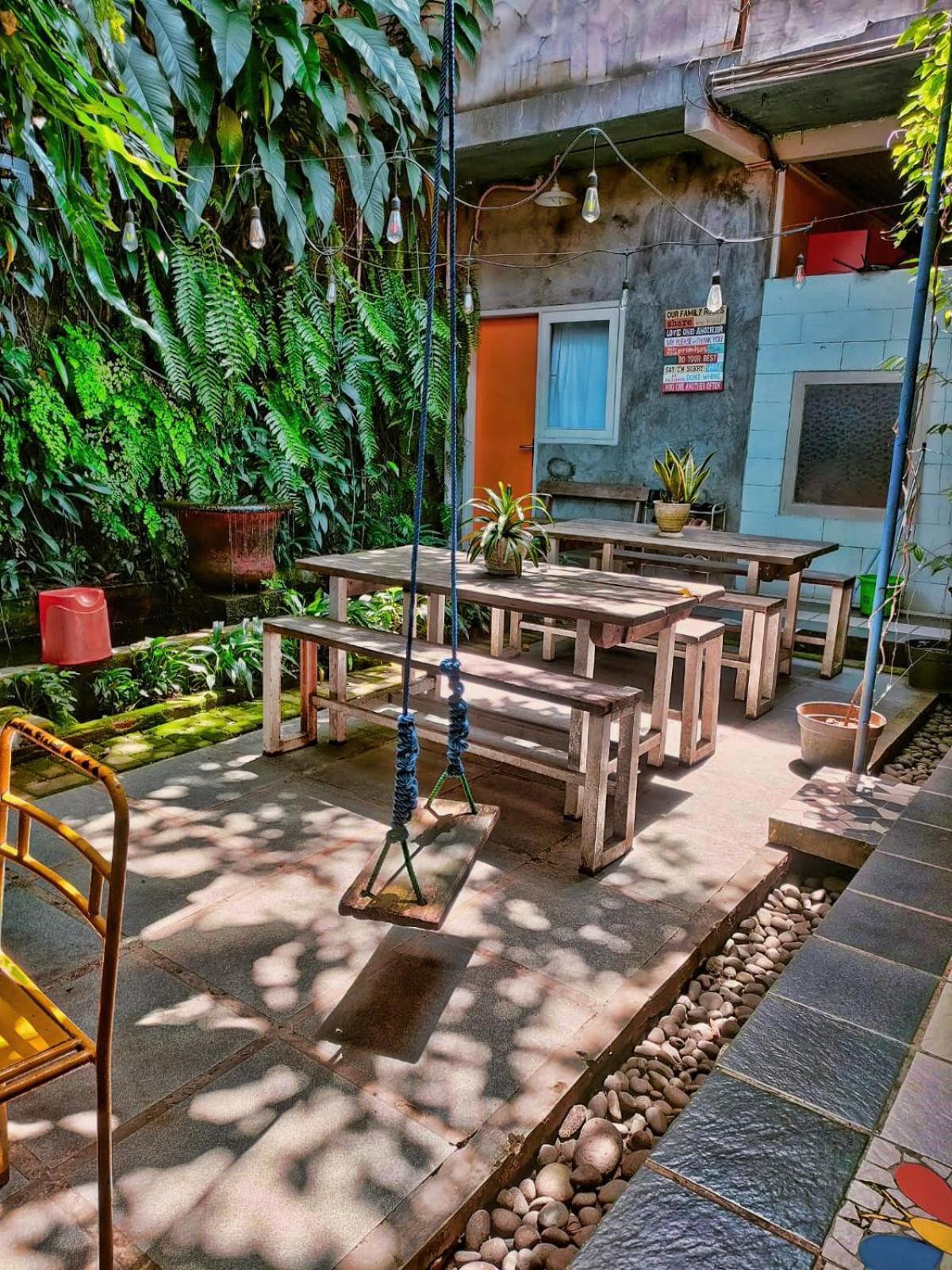 Jeng Tini Guest House Bogor Extérieur photo