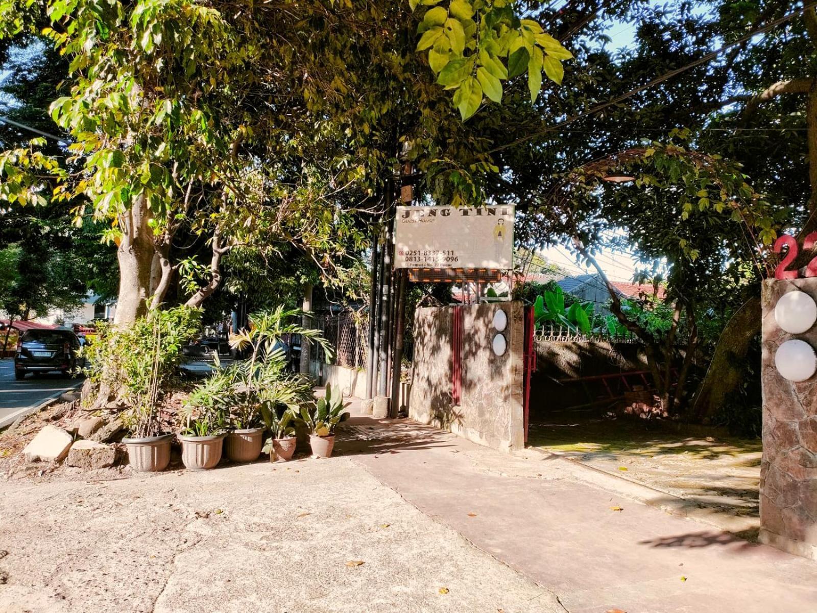 Jeng Tini Guest House Bogor Extérieur photo