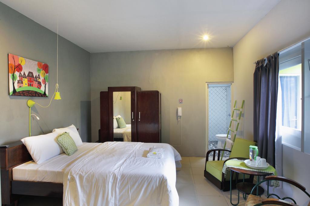 Jeng Tini Guest House Bogor Extérieur photo