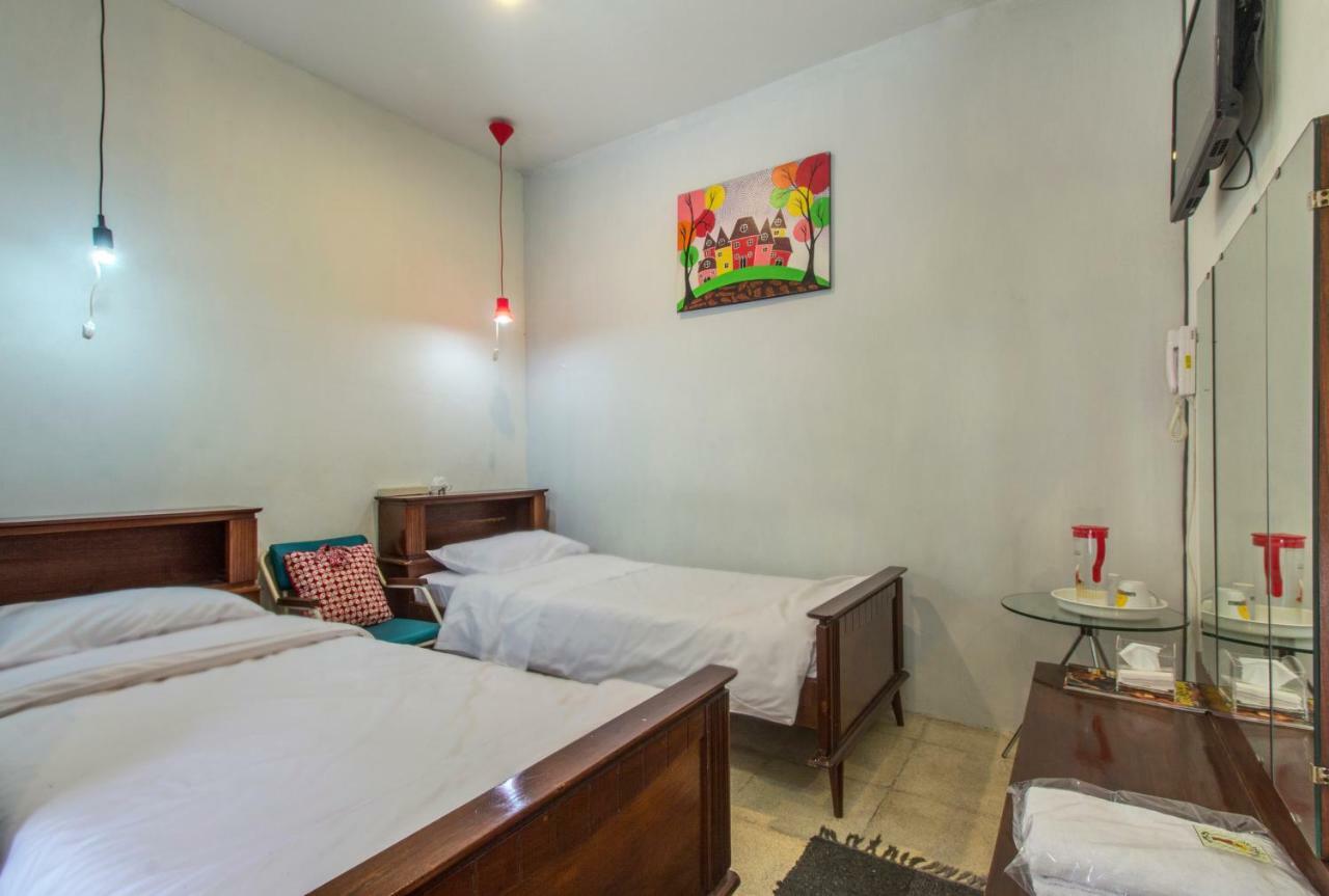 Jeng Tini Guest House Bogor Extérieur photo